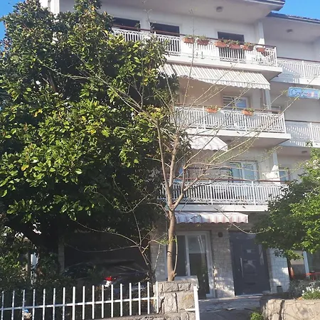 Apartment Leaf